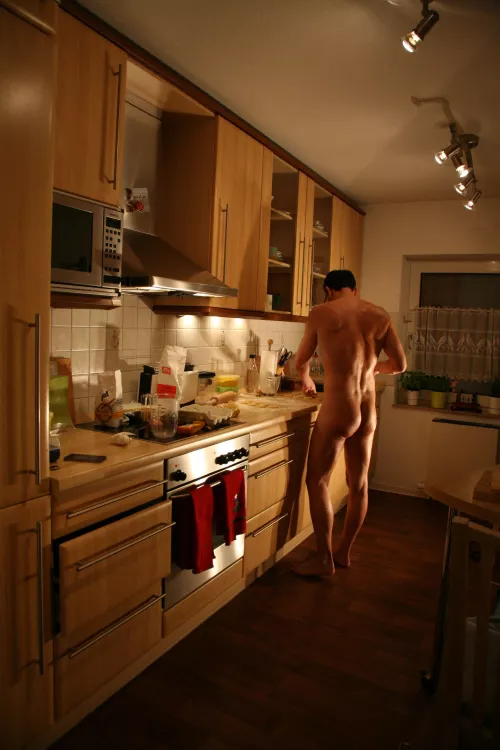 Who will taste some of my famous xmas cookies?