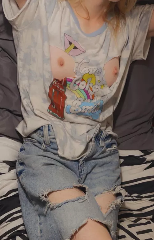 Would you get hard if I sat with you like this?🤭🫣