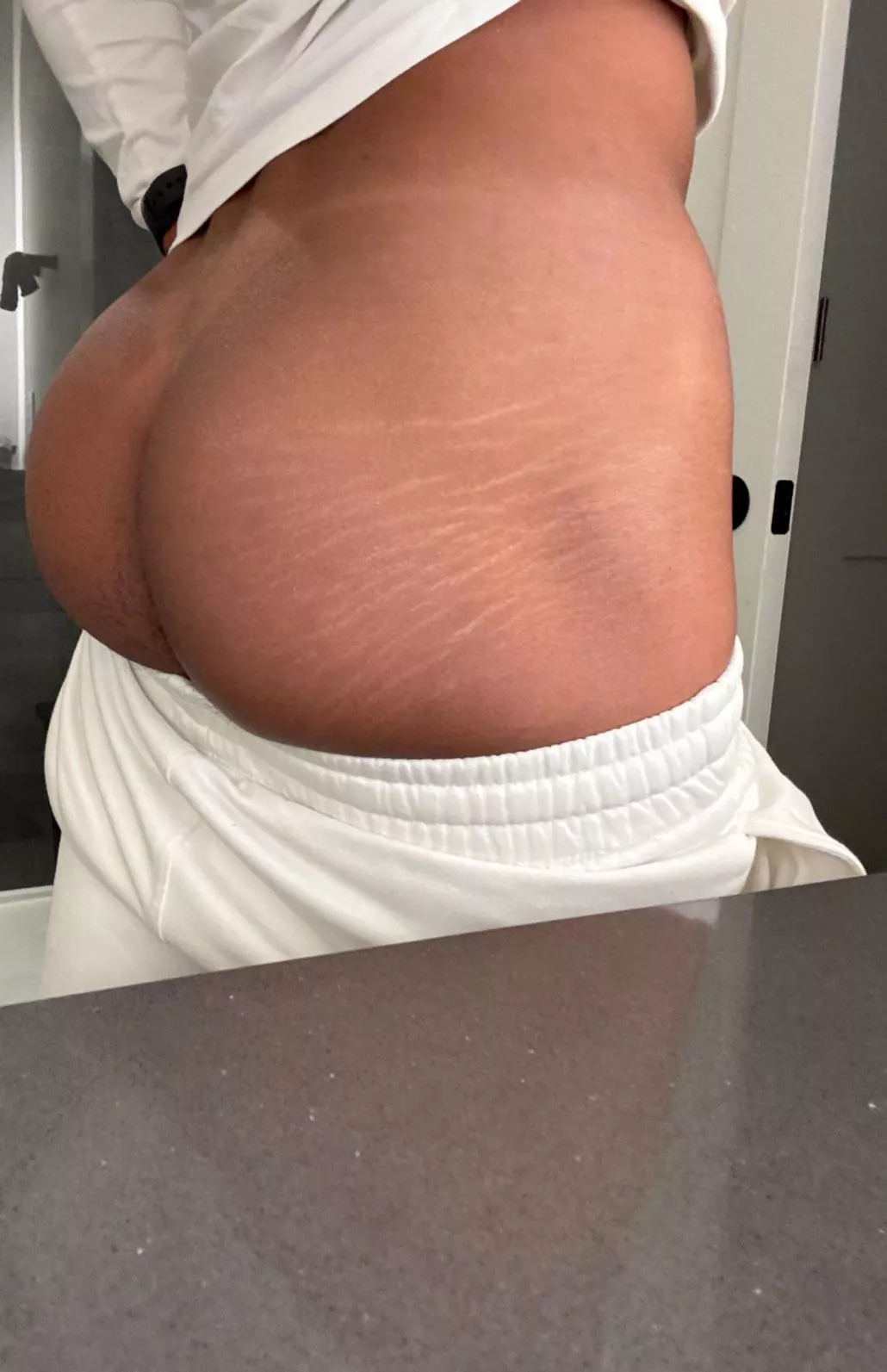  140 lbs 5’10 …Natural with a few 🐅 strips 🥱✍🏼 lol what ya think?