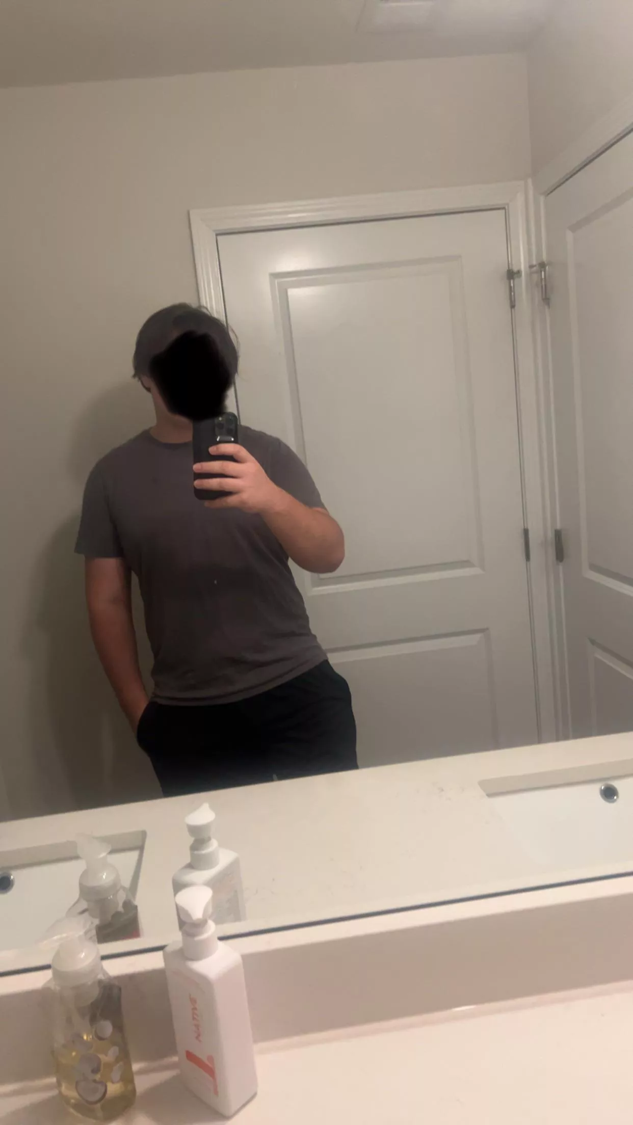 19 [m] looking for a fwb or hookup