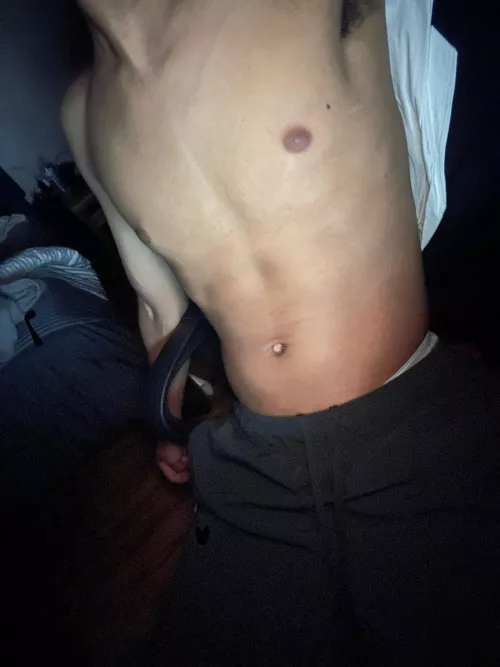 20, 5’9 san bernardino, lets be homies :)