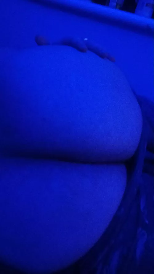 (20)is my ass Flat? Or plumpy~