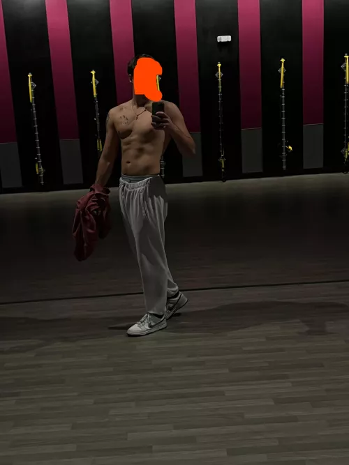 22M here for work but tonight is my last night so HMU. 