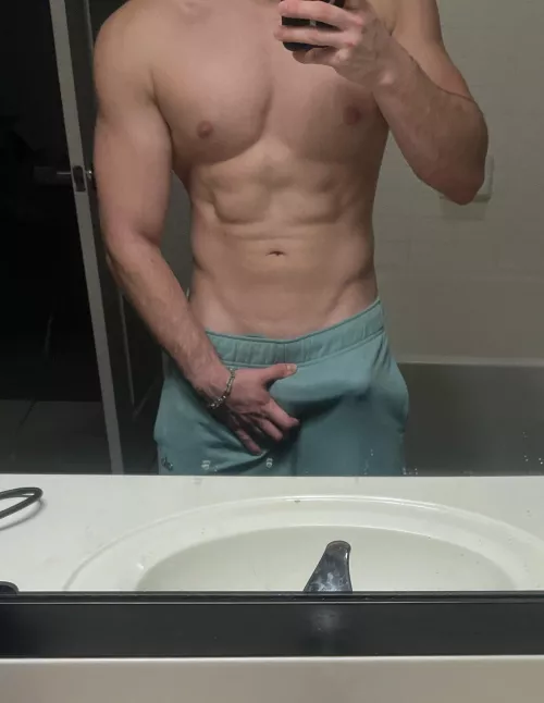 25 [M4F] #Dallas hungry for a milf after the gym