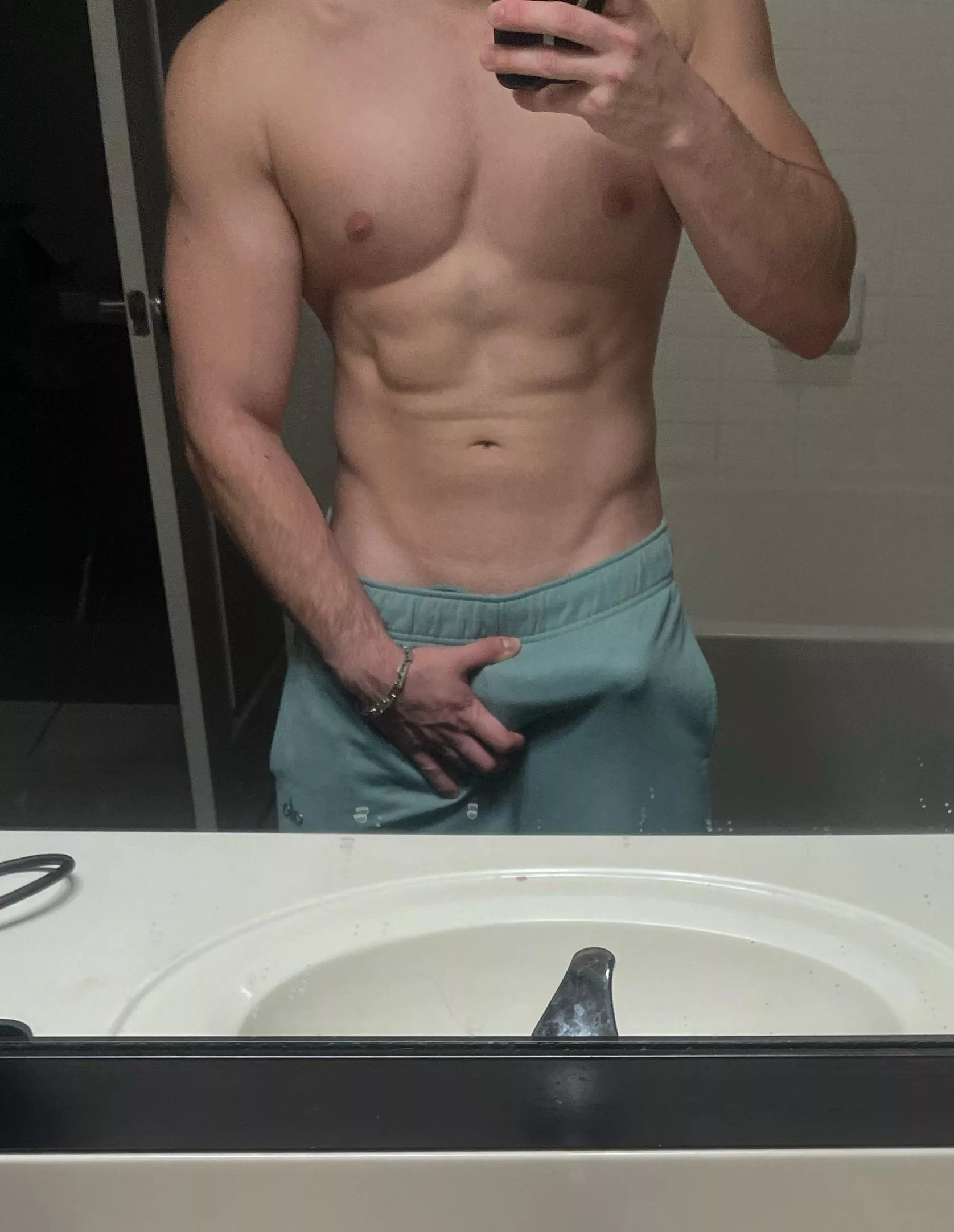 25 [M4F] #Dallas hungry for a milf after the gym