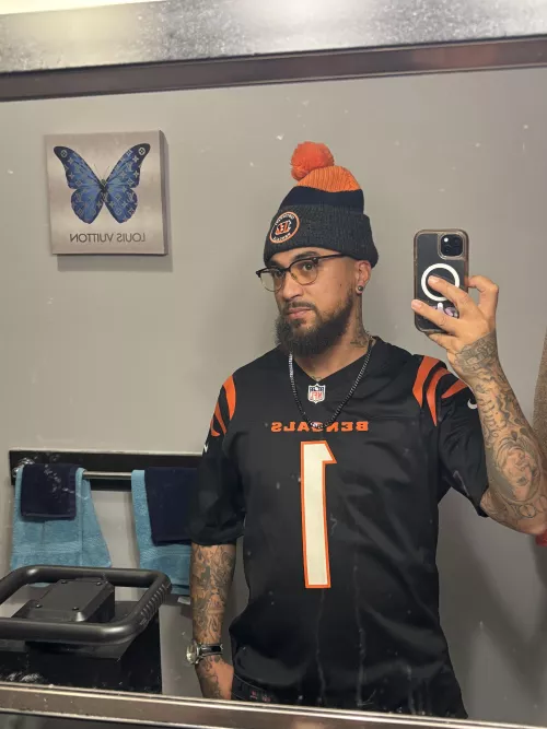 25 [M4F] #tallahassee,FL looking for something warm to lay up with on this cold night