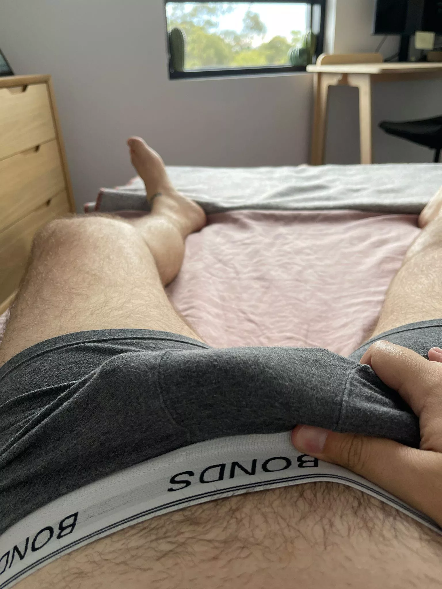 35 M4M jerk off buddy in Amsterdam