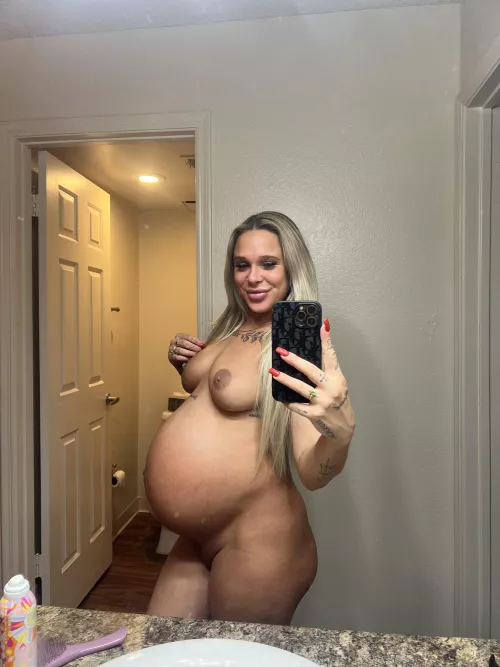 39 and a half weeks, need a big cock to fuck me into labor 
