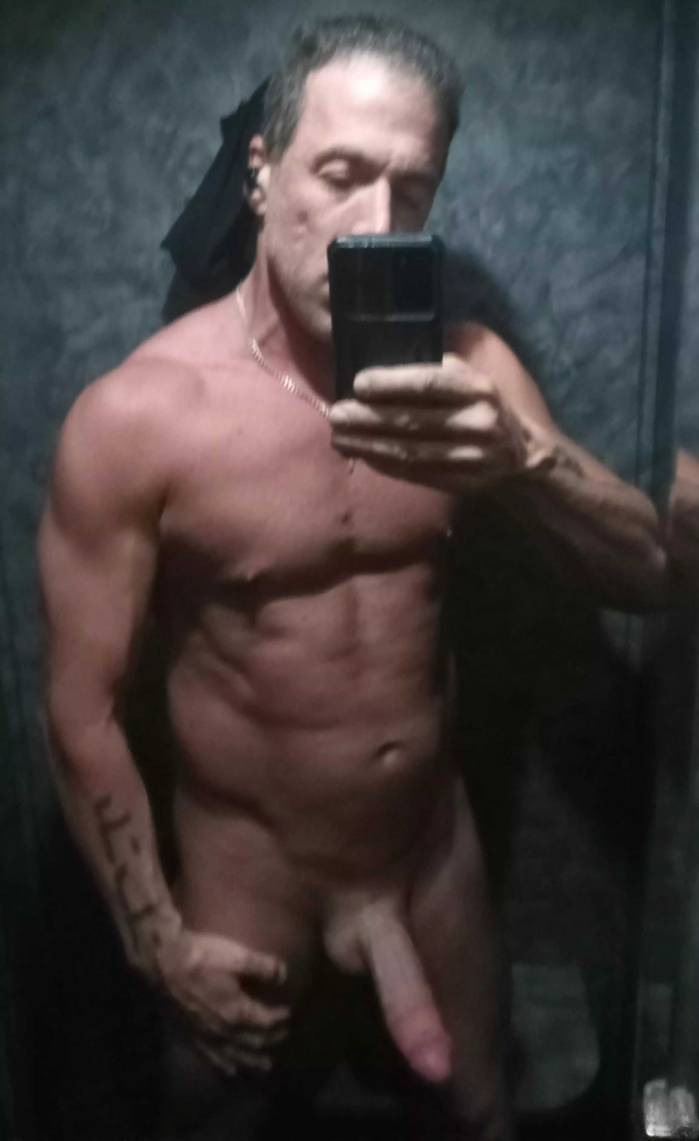 [46], 6' 185 lbs. Cutting hard. Down 1.3 lbs last seven days. Six pack incoming.