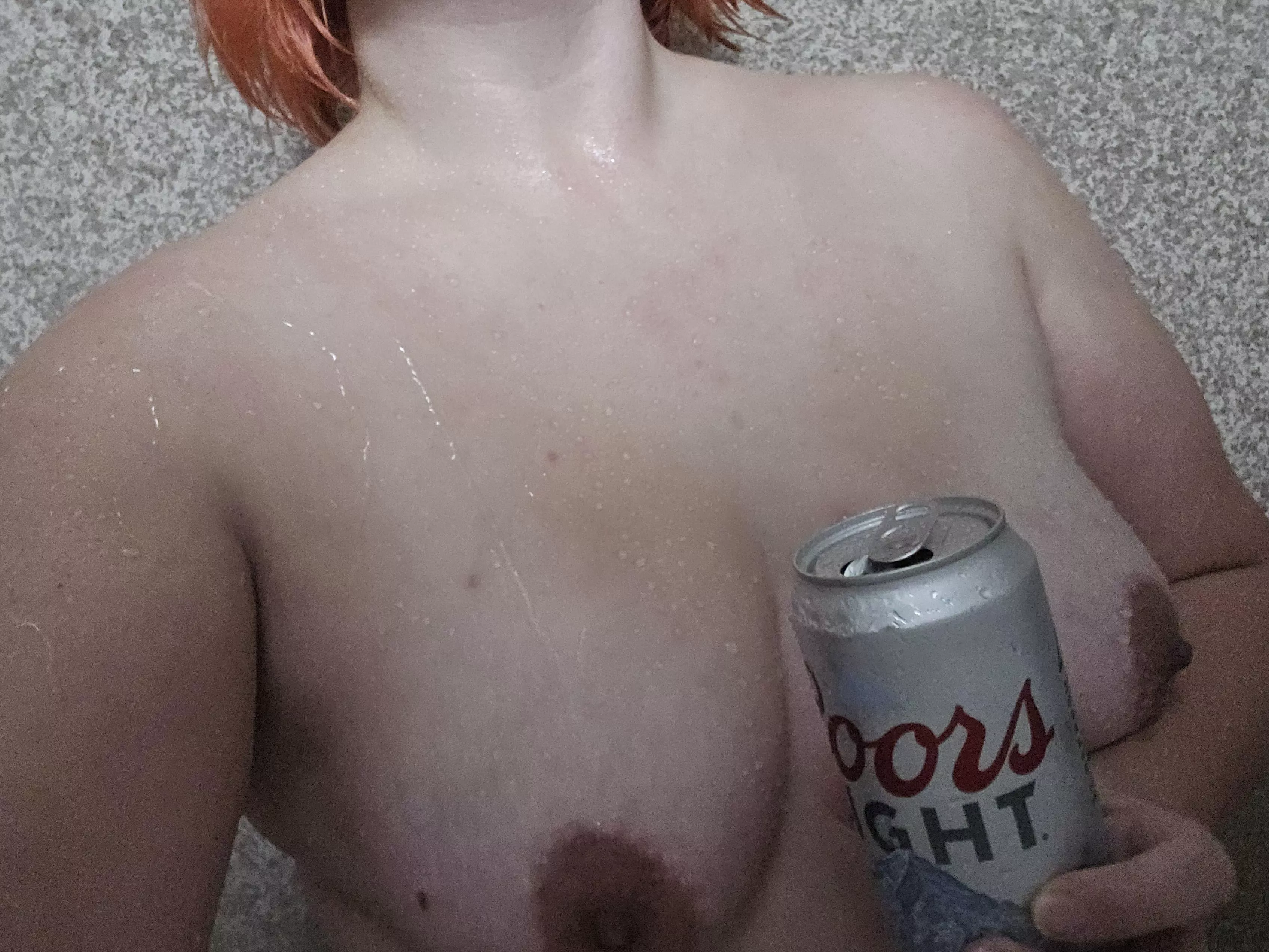 A coors light is making this shower just right 