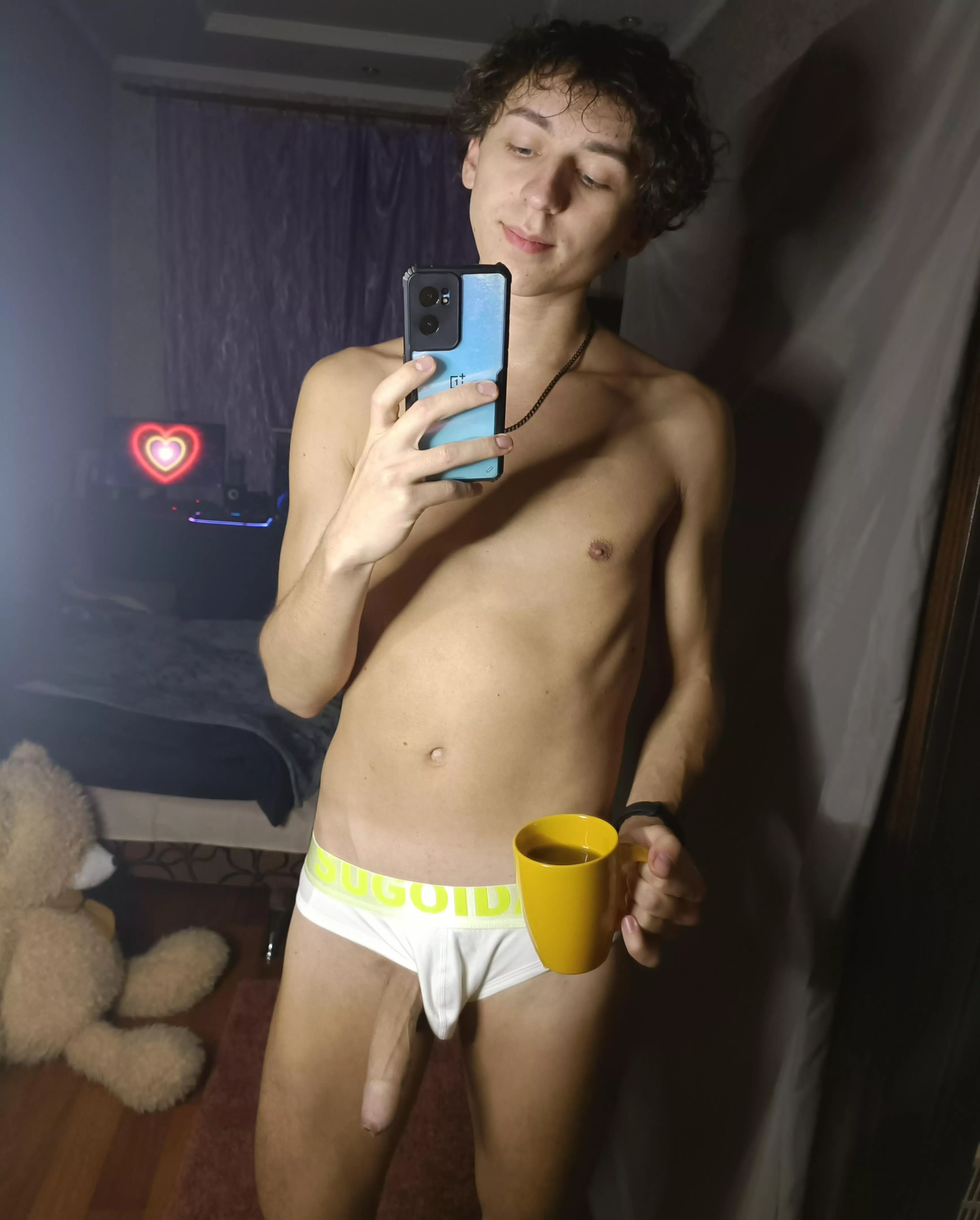 A slim body and an erect penis for a good mood