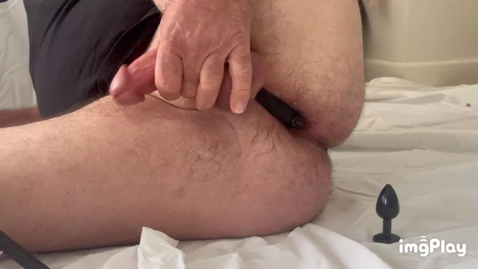 Age 40 Buzzing plug cum
