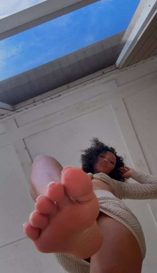 Aww, you’re such a tiny little worm, I didn’t even see you there! Maybe I should just squash you right underneath my perfect feet.