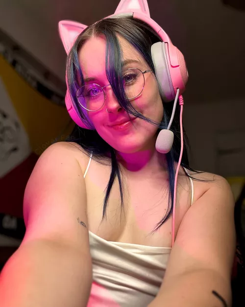 Blue hair = 🙇 Blue balls = 🙅