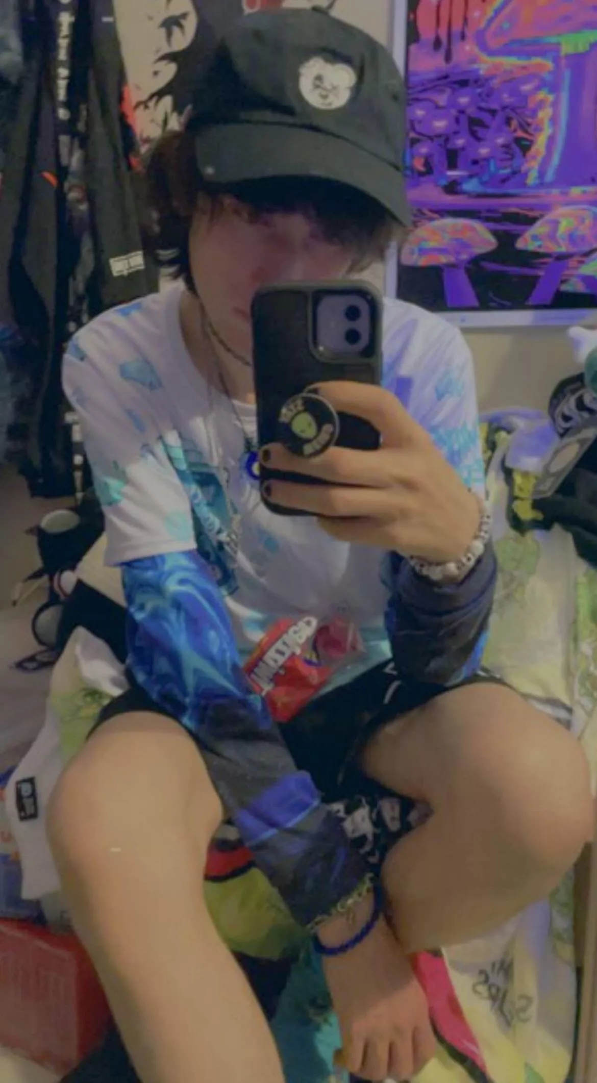 Boy Toy 🧸 Cum play with meee 🥺🗝️🚪💦