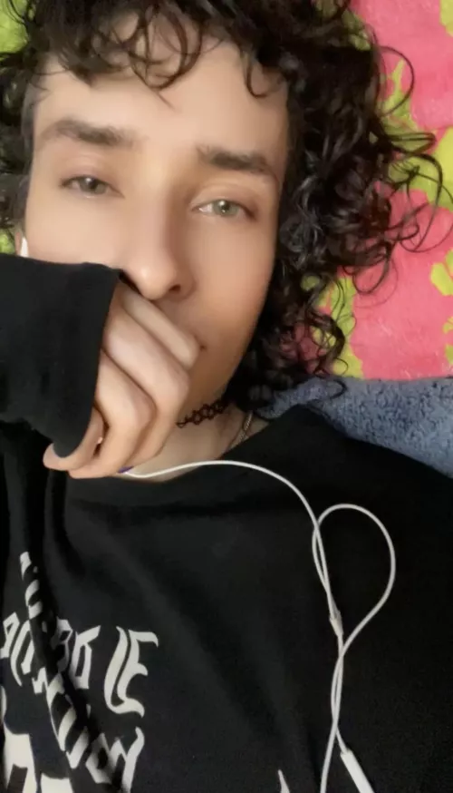 Cum play with me 🥺💦