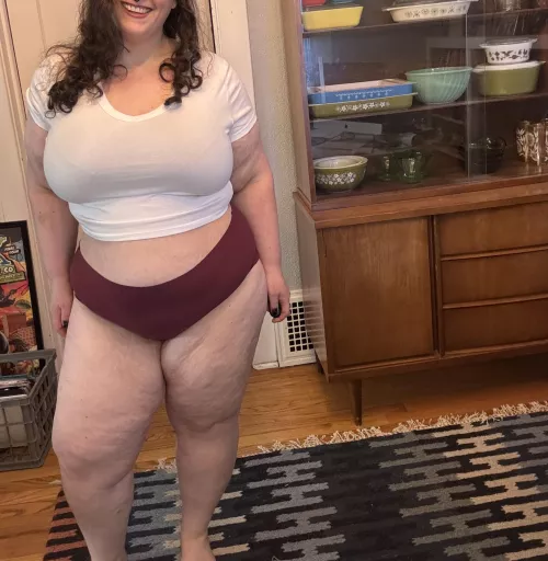 Do you think crop tops accentuate curves?