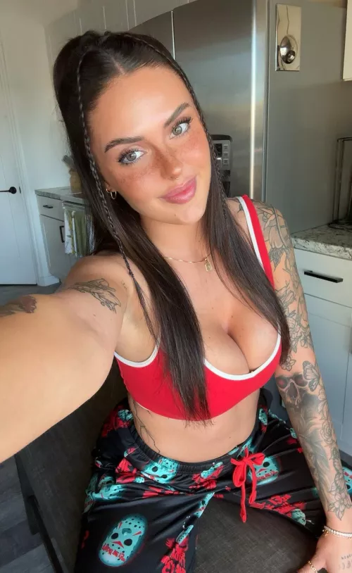 Does my cleavage look good?