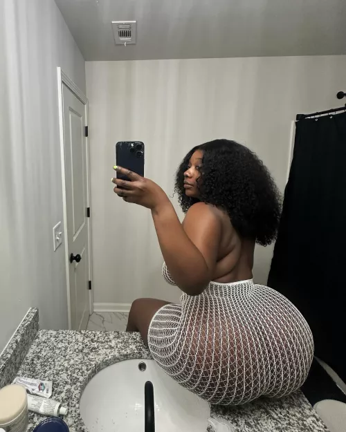 Enormous 🍑
