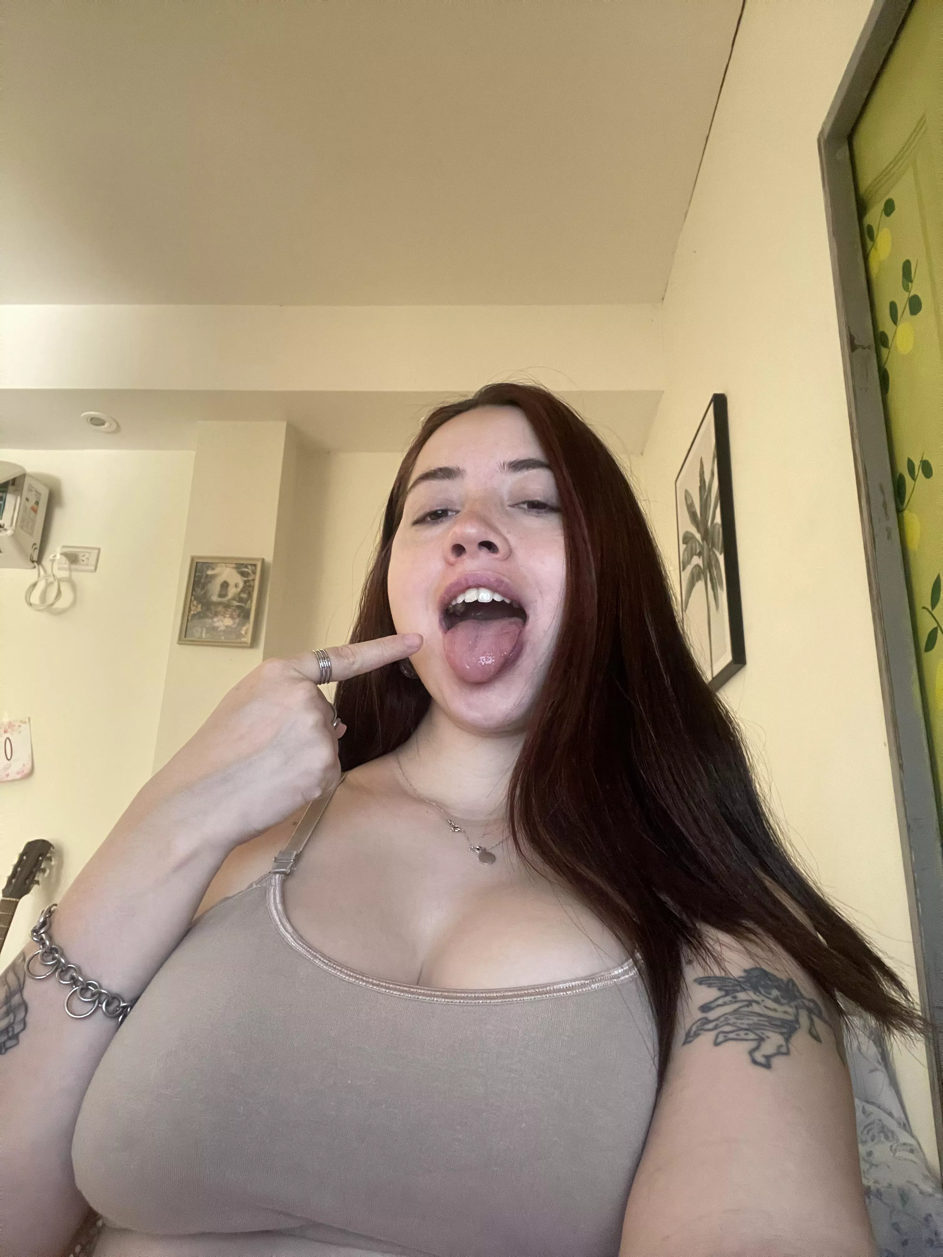 {f} Slide down my throat I want to see how it feels when you wiggle down and try to grip on the slippery surface 😍🤲🏻😮😈