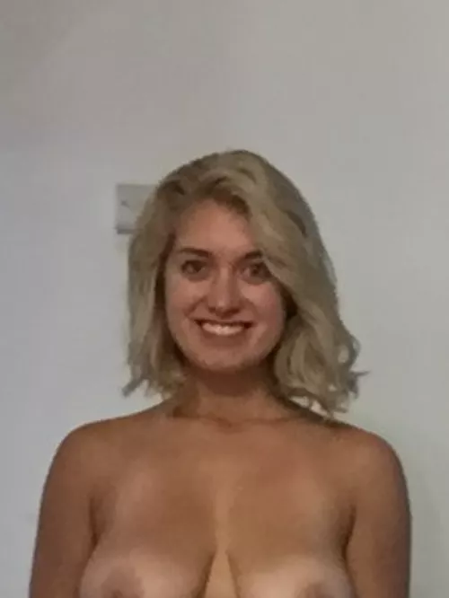 Found another old Pic with short hair🧚