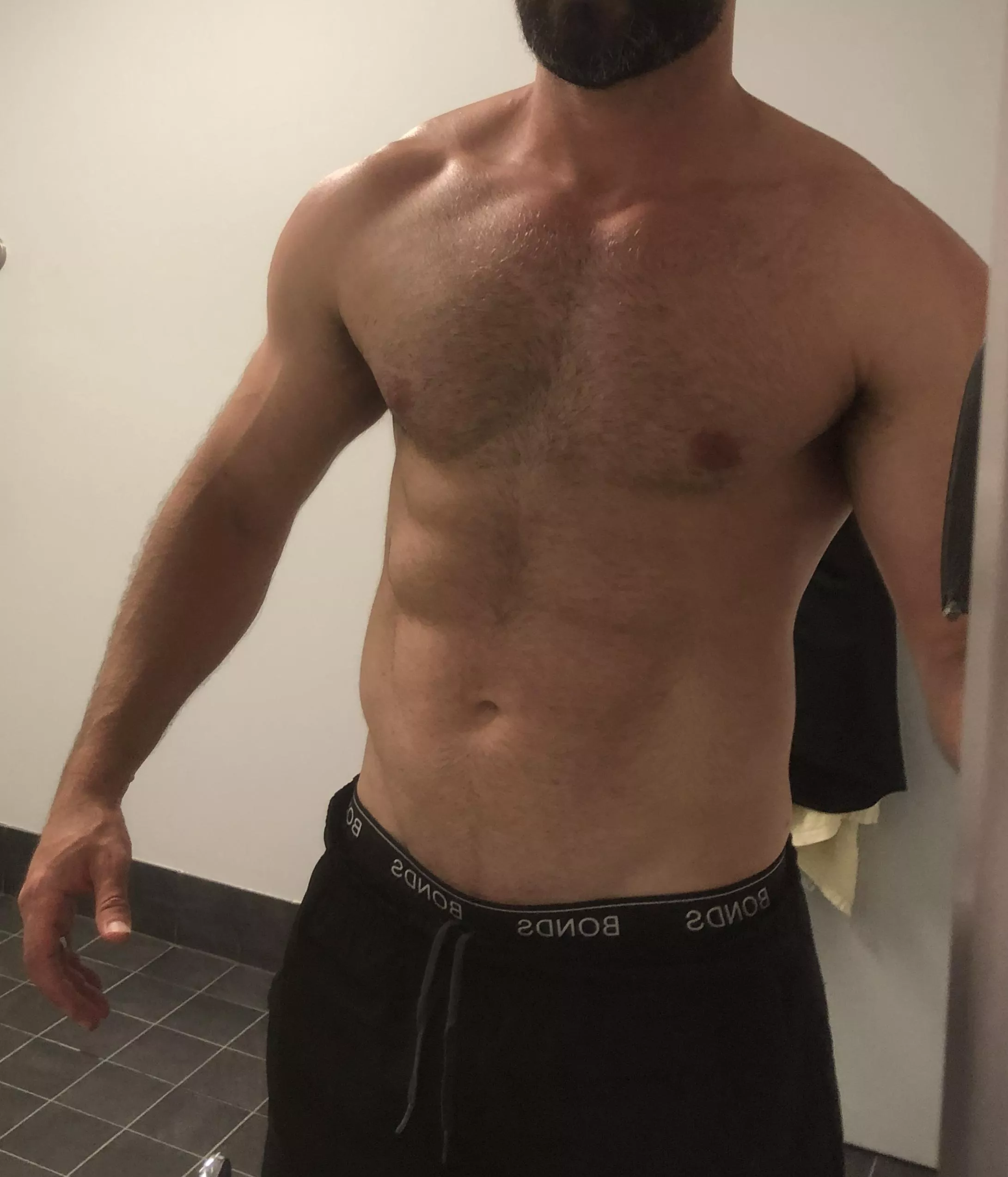 Gy(m) changeroom fantasy - Any mischievous girls NOR looking for a naughty adventure?