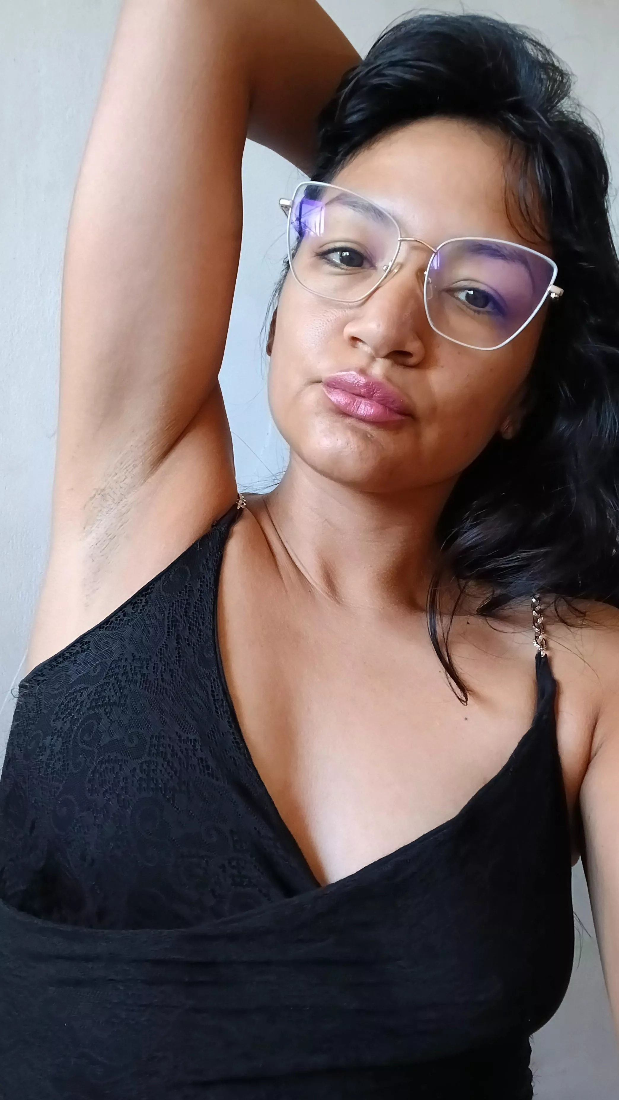 hey love, I am available for sexting or custom before going to sleep, I can fulfill all your fetishes and fantasies