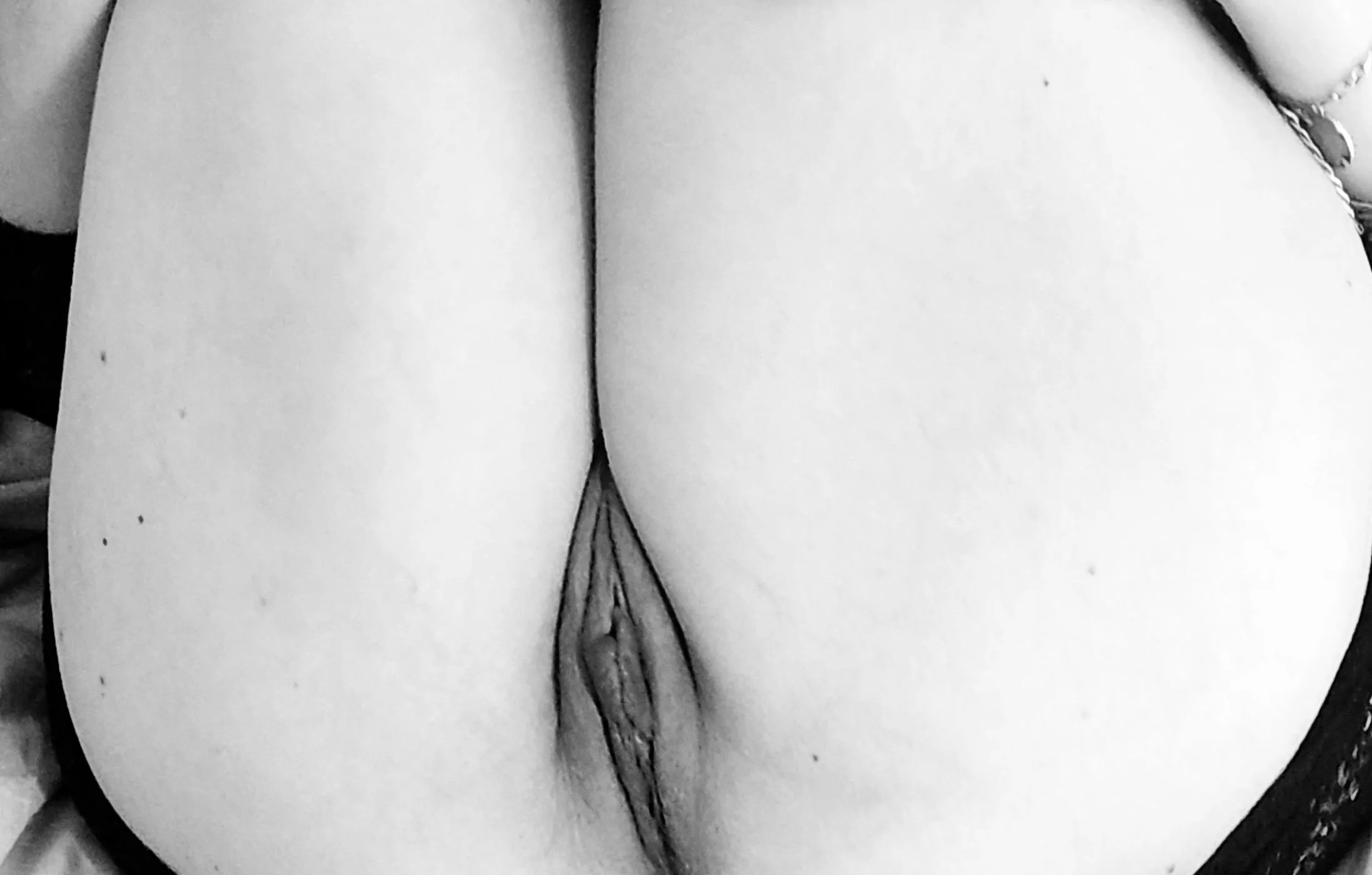 Hot and horny 😋 💋🔥