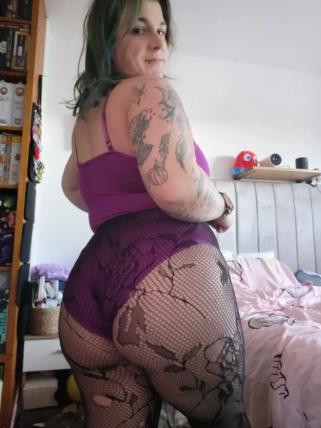 I love these fun fishnets 