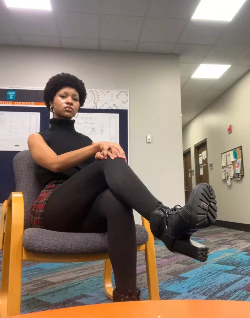 I love wearing black heels 🖤