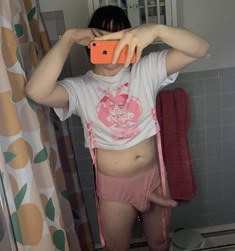 I wanna find more fun loose cosplay clothes like this...