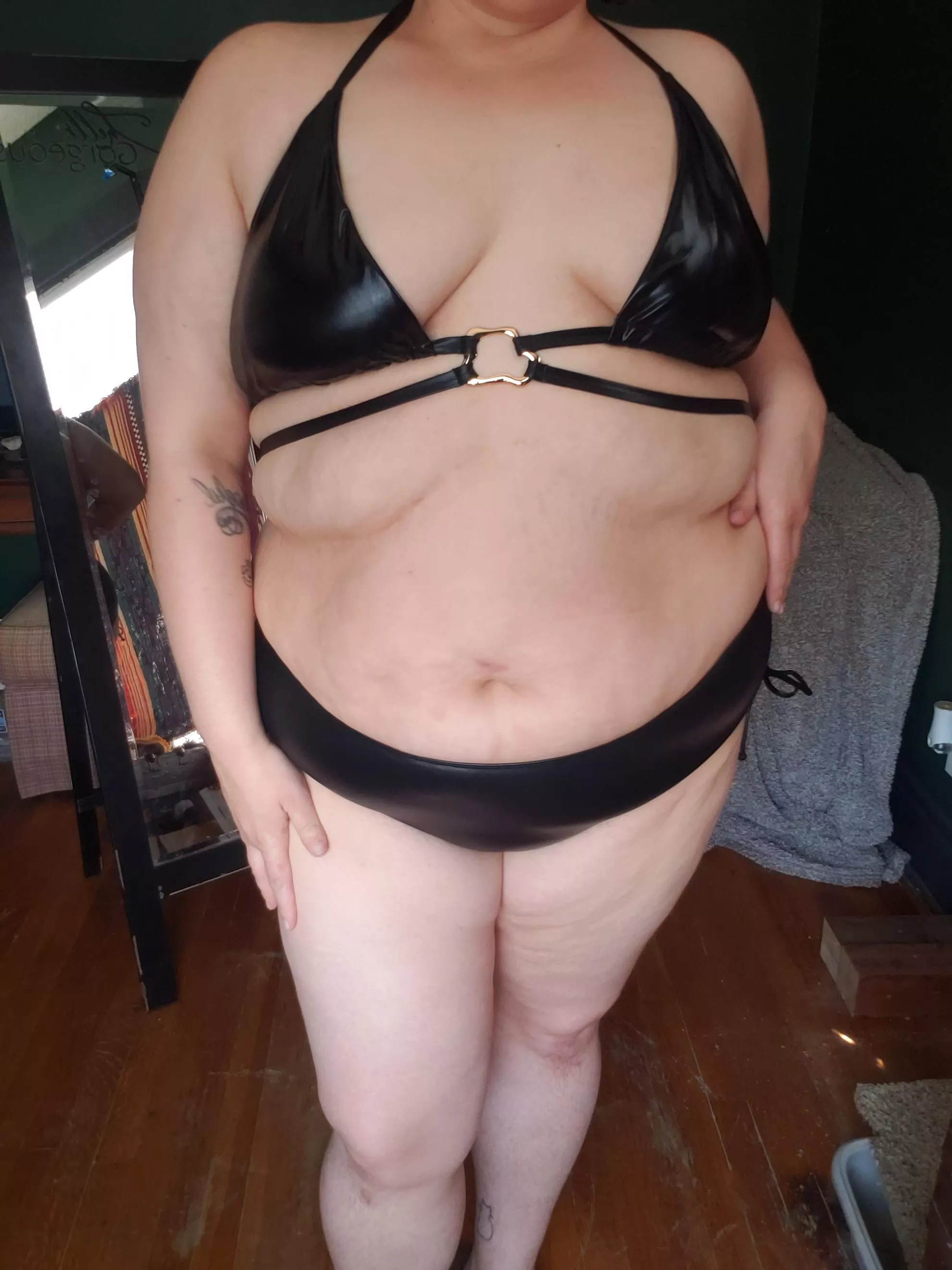 I wish winter had more reason to wear bikinis 