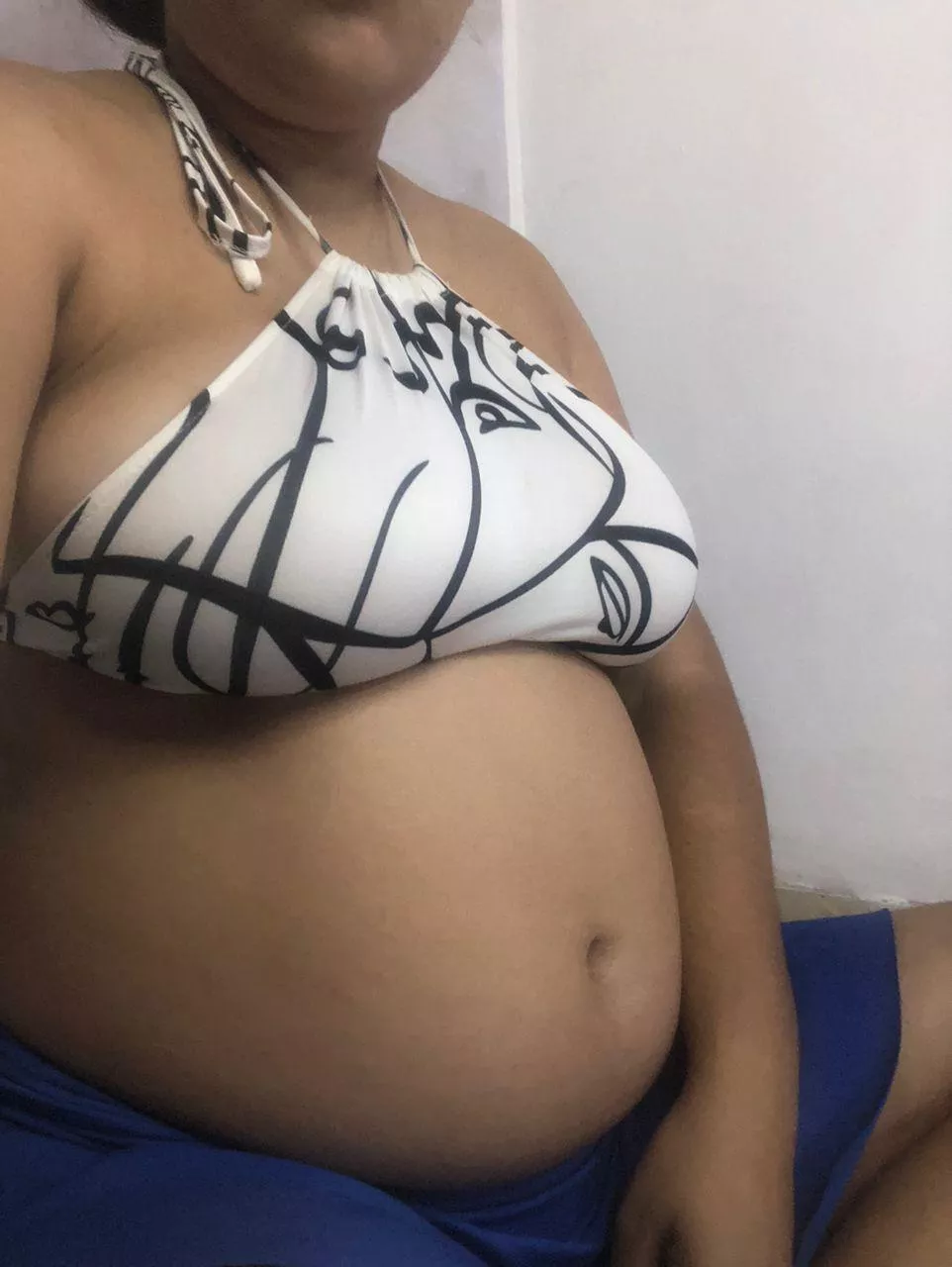 I'm horny and I want to cum, come please me with my cute belly telegram @Tifany55