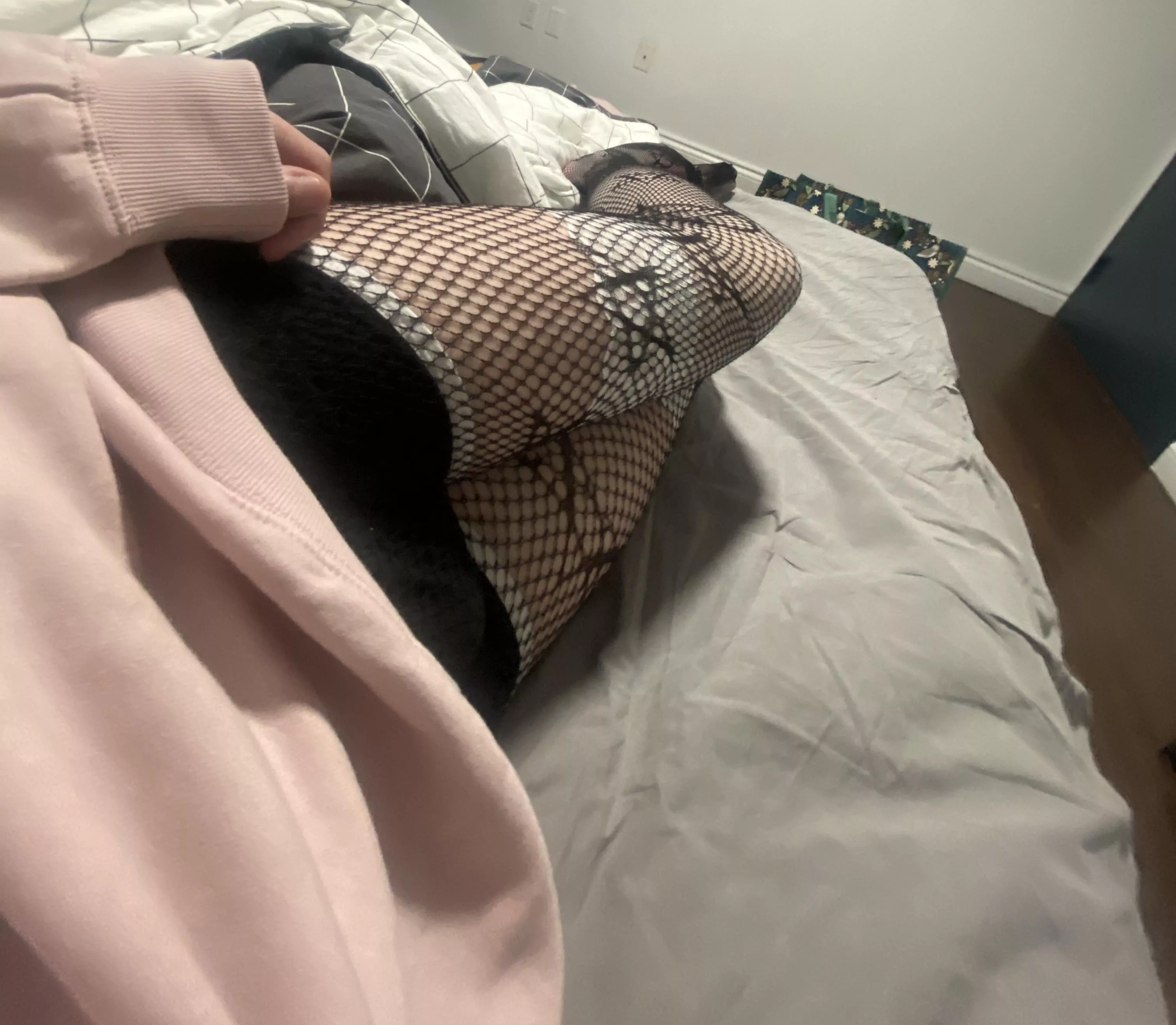 I’m soo bored in my hotel…