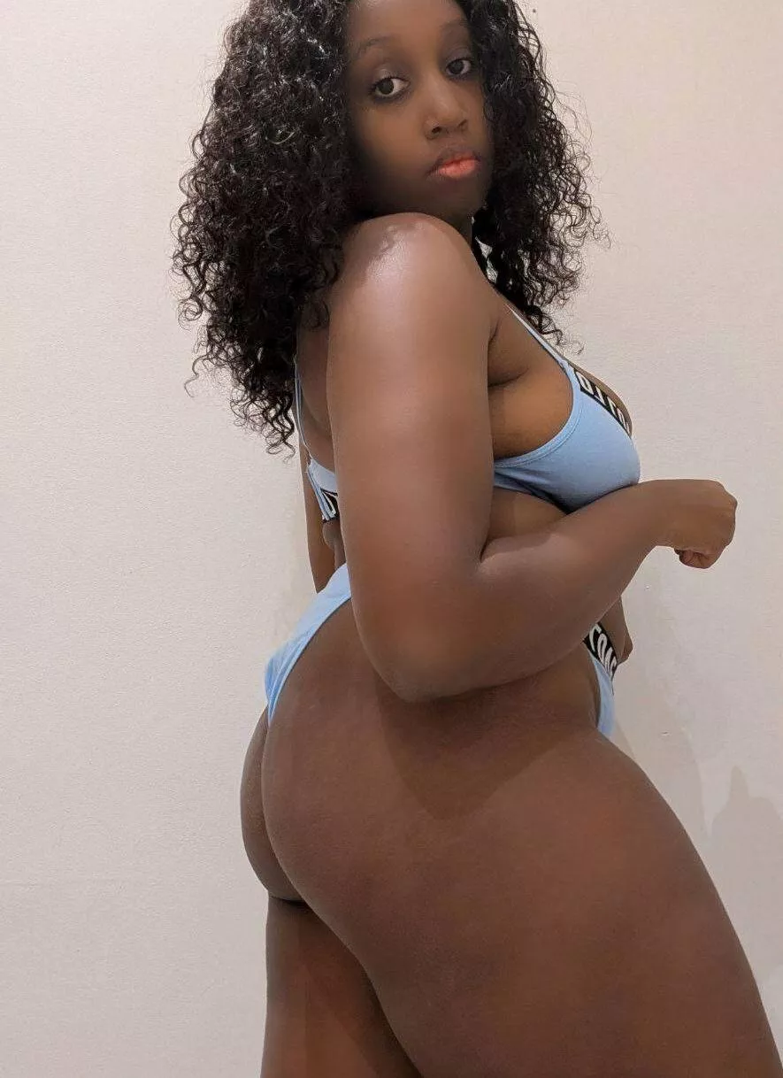 Is there anything more tantalizing than shaking my booty in your face