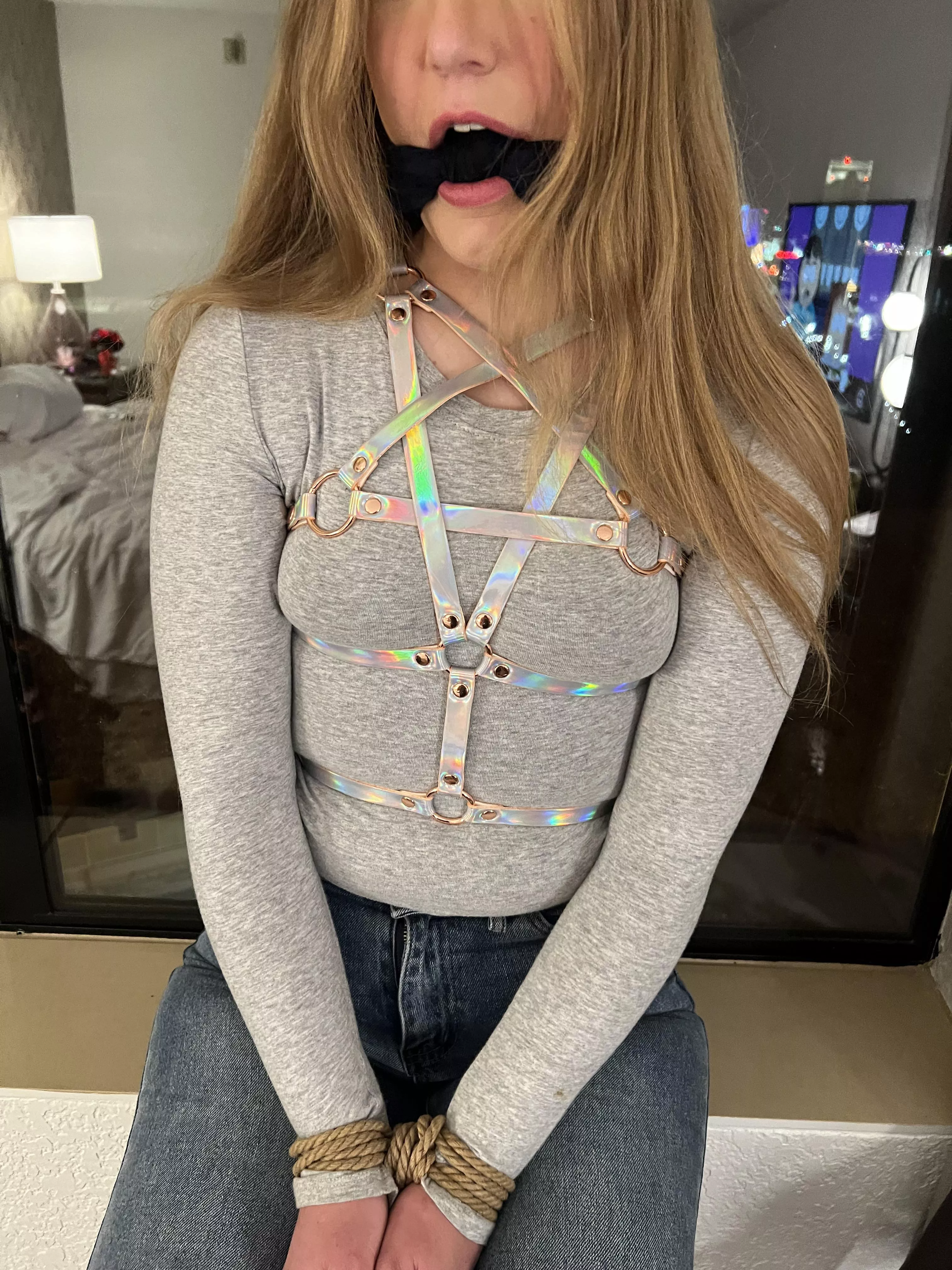 Just a little friendly bondage… [F4A]