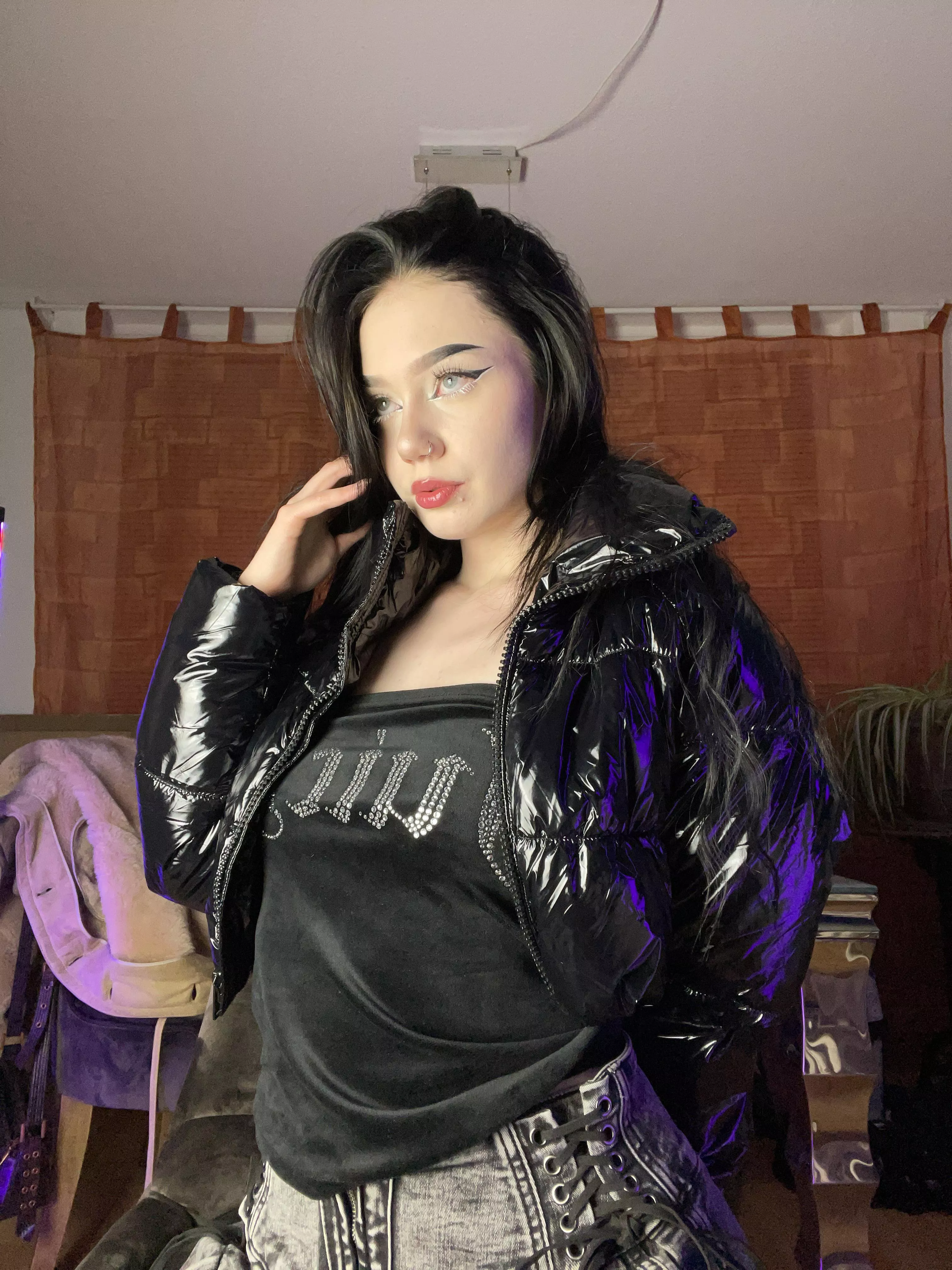 just a spoiled goth brat ✨