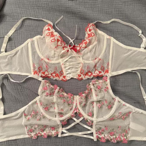 Lace and mesh wide bands for playtime 