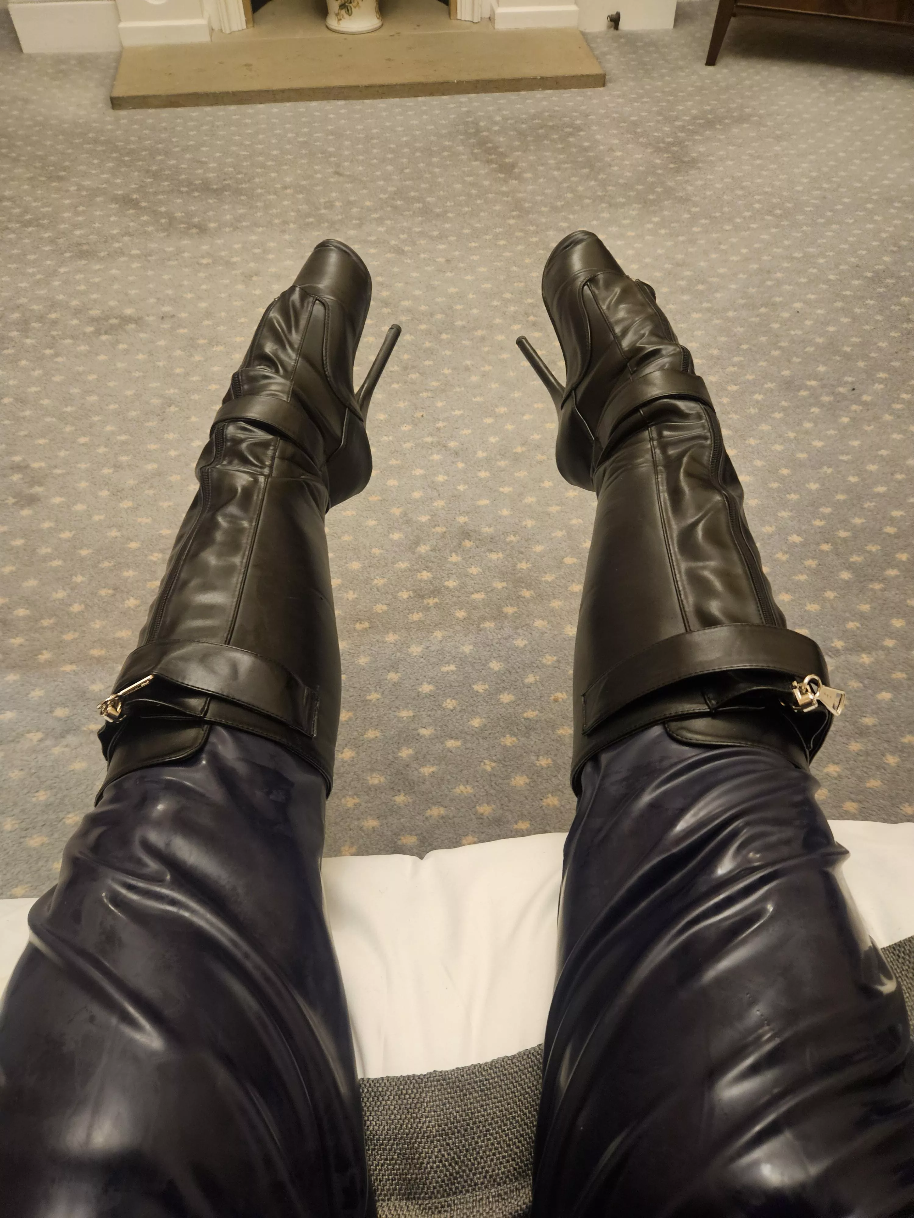 Locked on over latex!!