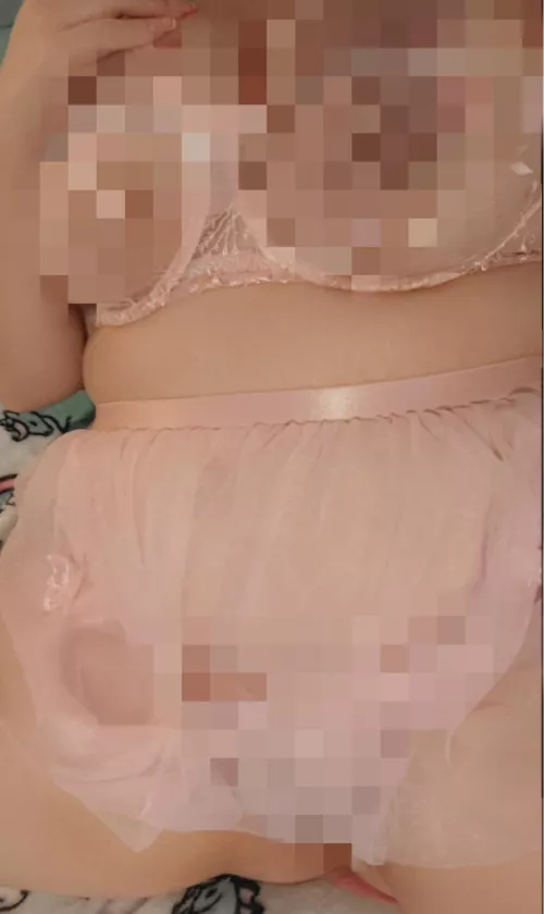 Lurkers only deserve pixels. Good piggies get to see why I’m so addicting. 🥱