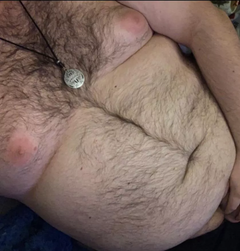 M4M-I’m 29, a bear, let’s make plans to hang out naked, you host :)