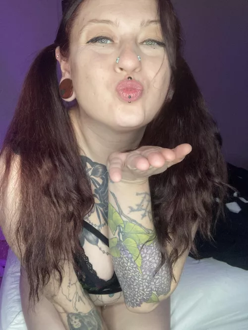 meet me under the mistletoe 