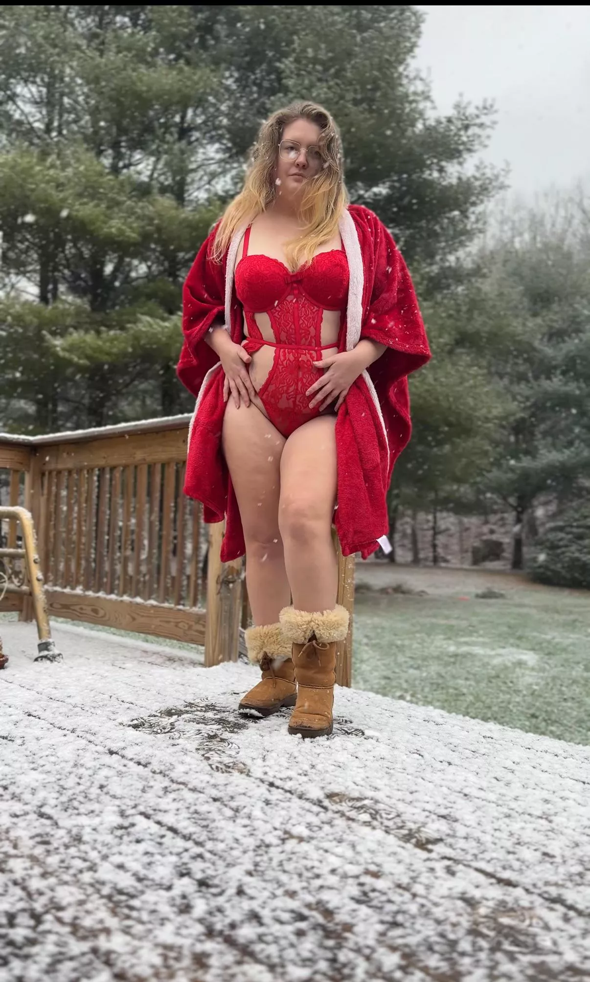 Mrs Claus wants to play in the snow 