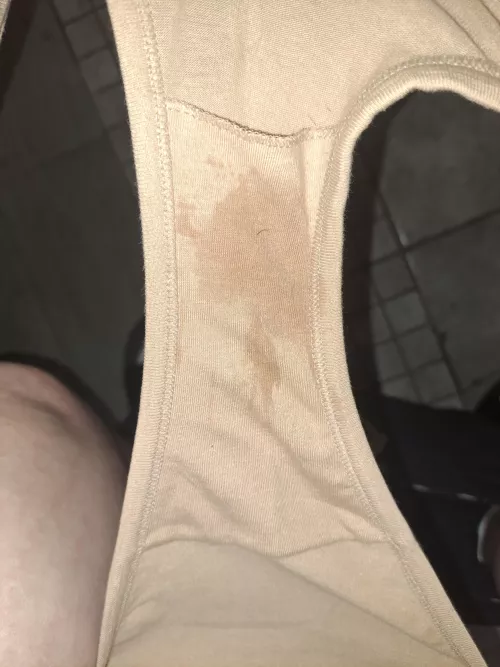 My brand new Hanes hi-cut granny panties are soaked in my trippy hippie milf-milk🥛after just 15min against my wet,horny coochie 🔥 🥵 