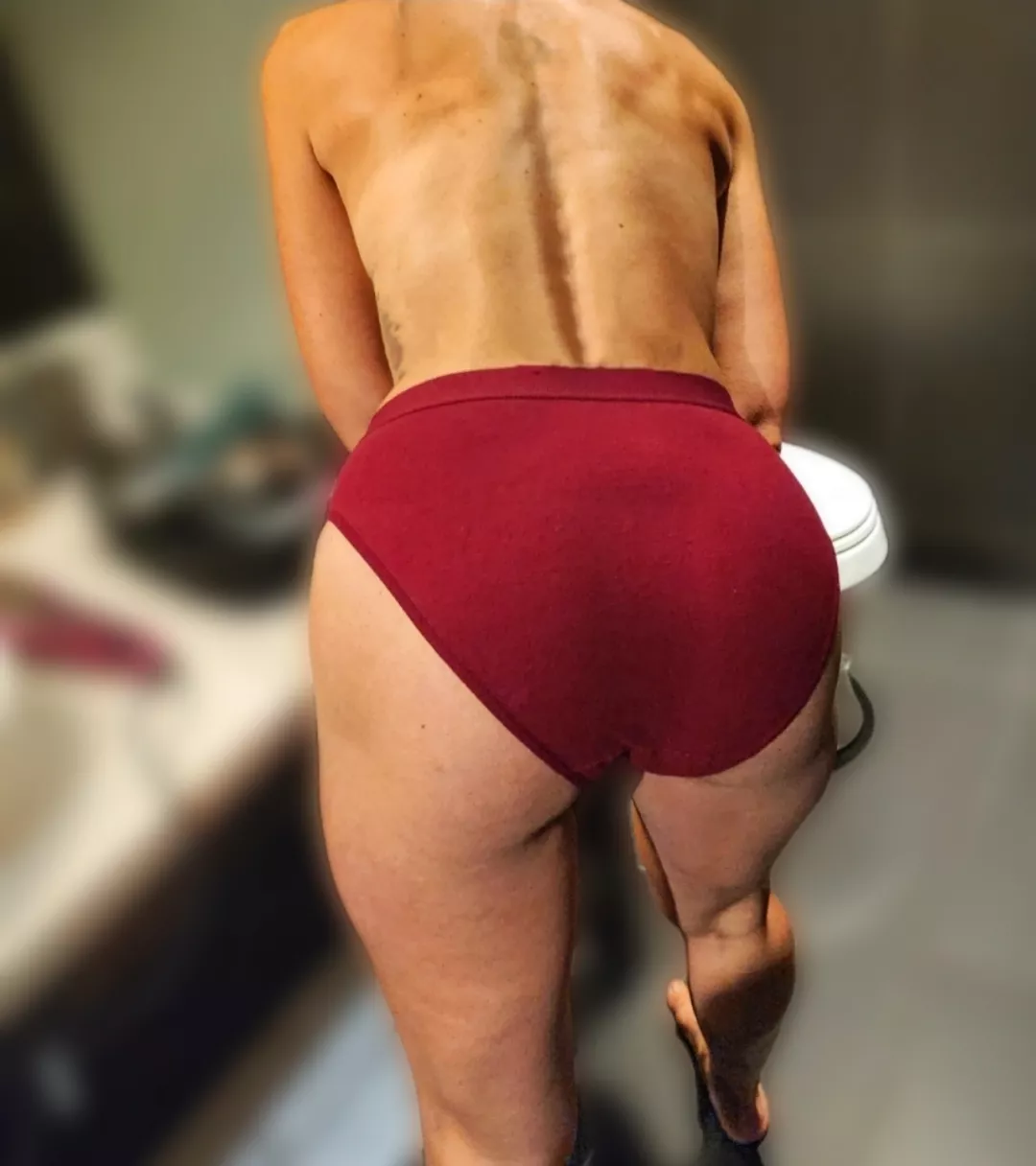 New Here....40 yr old housewife.