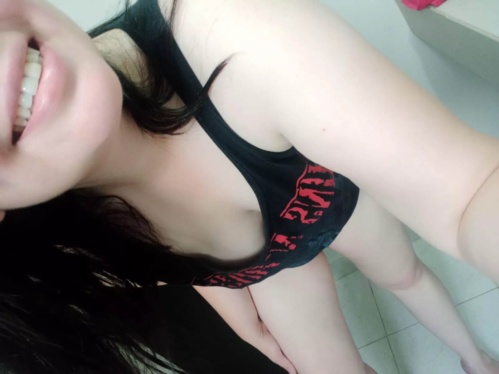 No bra under my rock shirt 🤘🏼