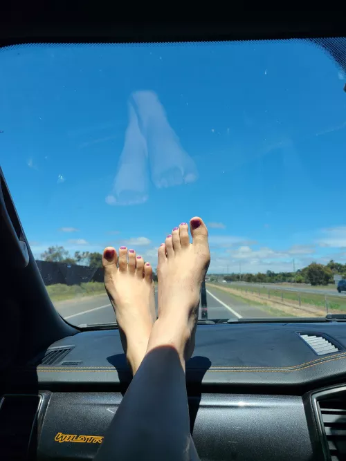 off to the nude beach... would you join to see my feet?