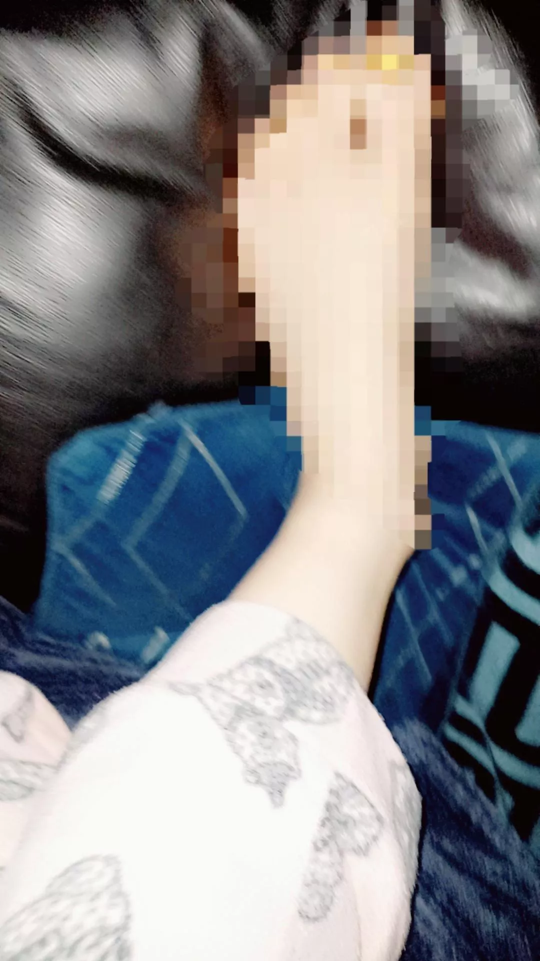 One blurry foot pic + pixels = you being forever grateful 