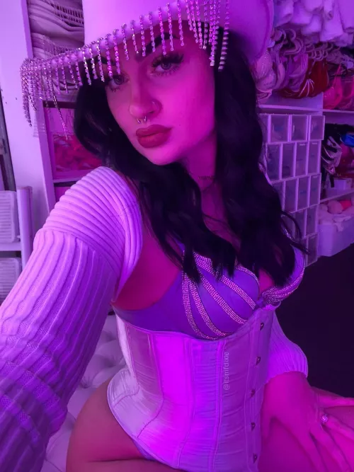 save a horse, ride a rich cowboy😏