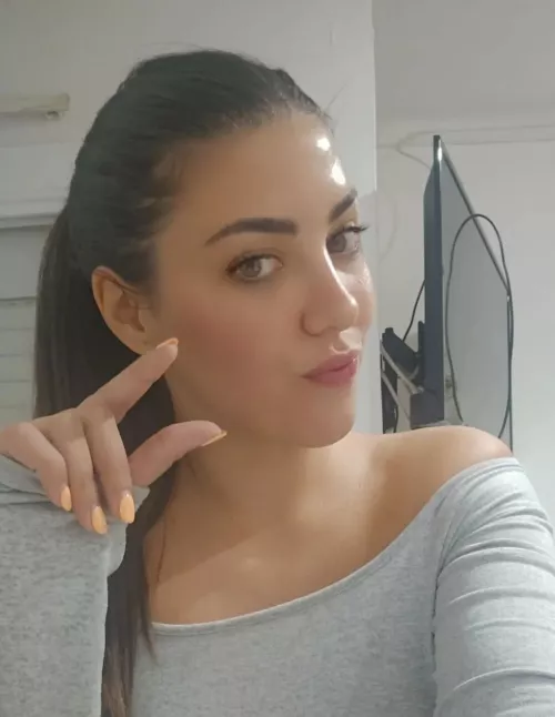 Show me your cock and I will compare it with the last one I have seen (it can be smaller or bigger than yours) and the game begins.